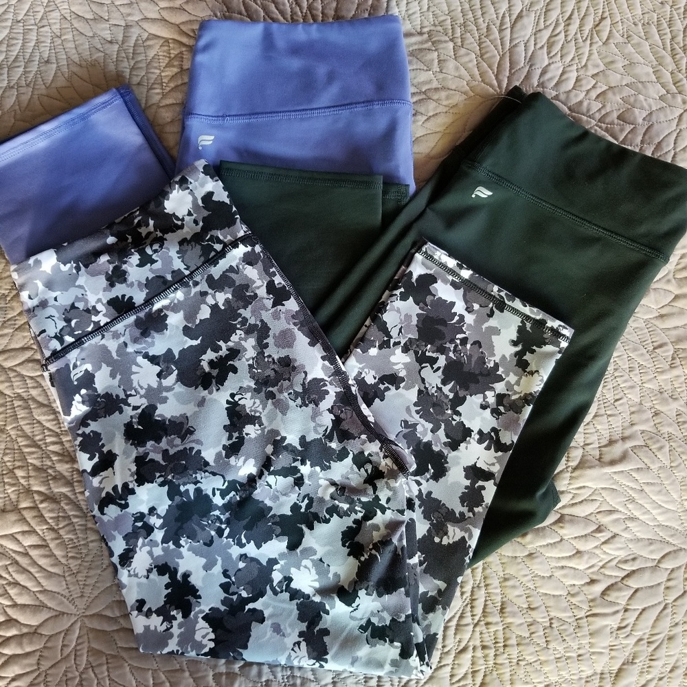 Fabletics Bundle Size Large - Picture 1 of 8